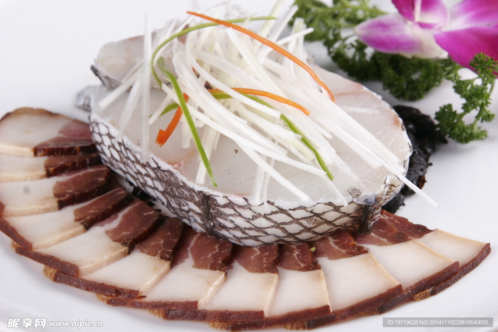 腊肉蒸银鳕鱼