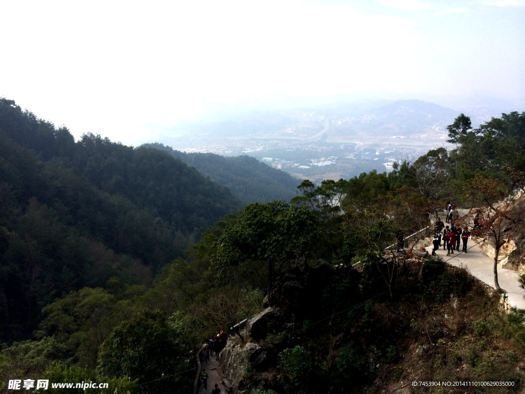 群山