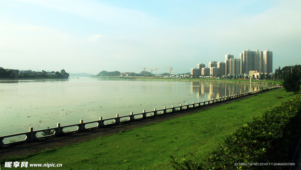 海边城市风景图片