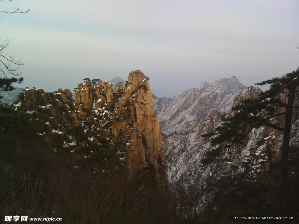 冬日黄山 白雪 蓝天白