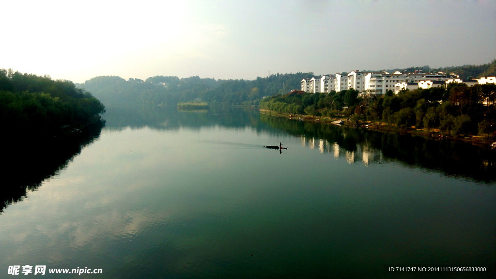 江边风景