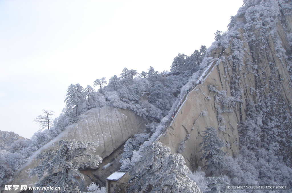 华山雪景