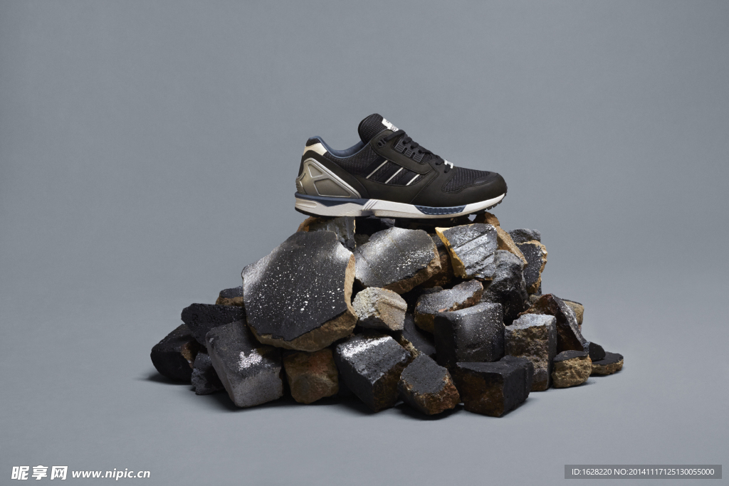 ADIDAS 休闲 运动鞋