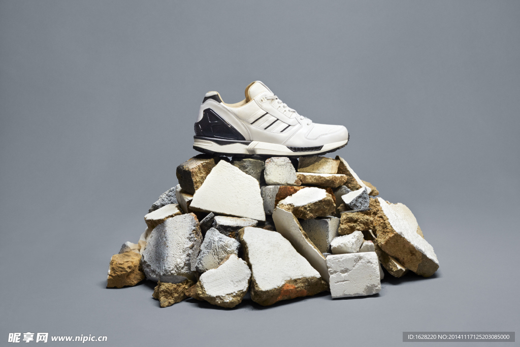 ADIDAS 休闲 运动鞋