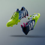 ADIDAS 足球鞋
