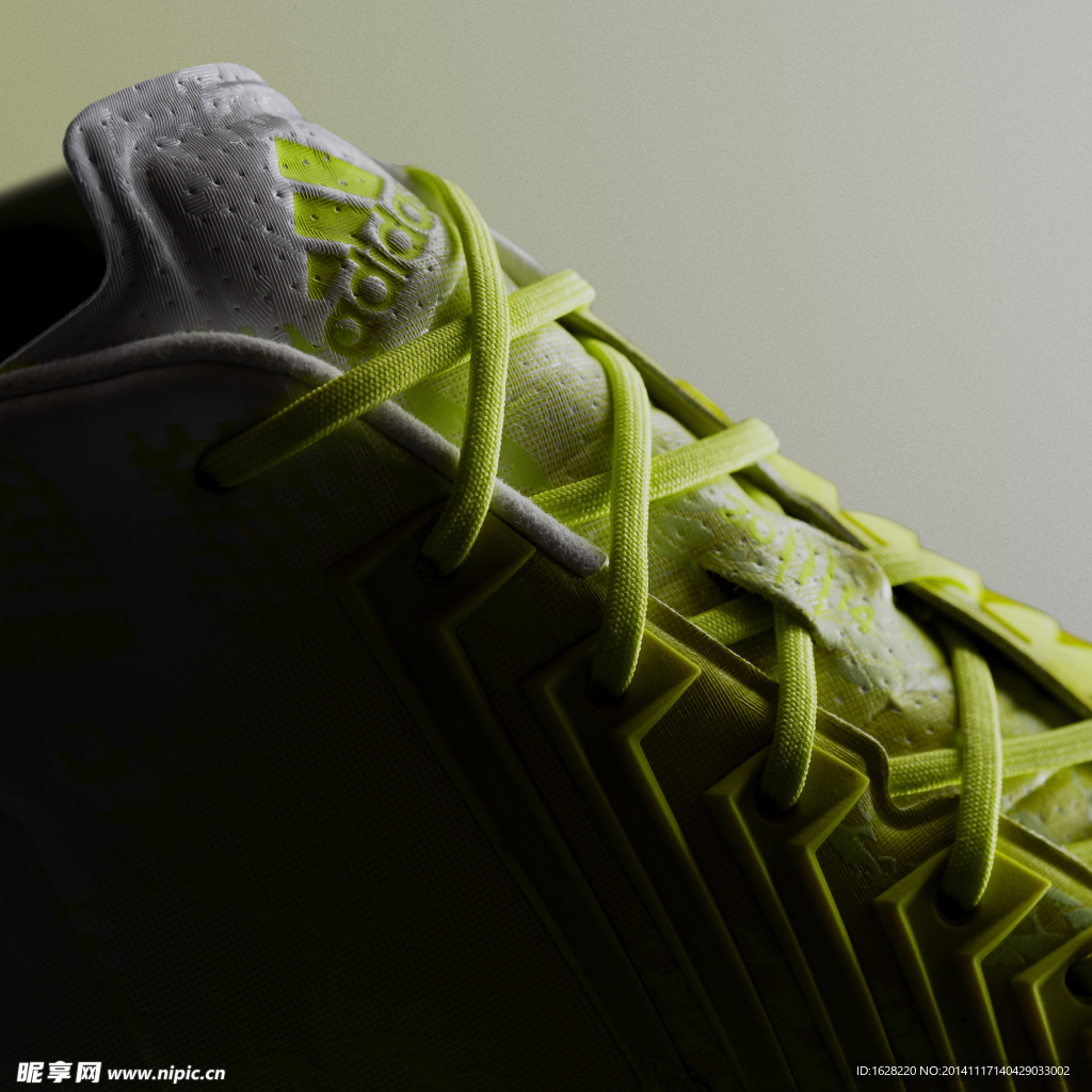 ADIDAS 足球鞋