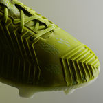 ADIDAS 足球鞋