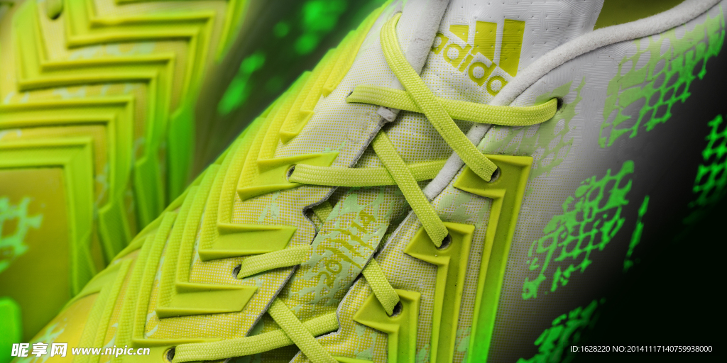 ADIDAS顶级足球鞋