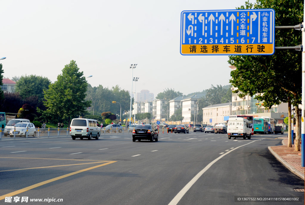 城市道路交通摄影