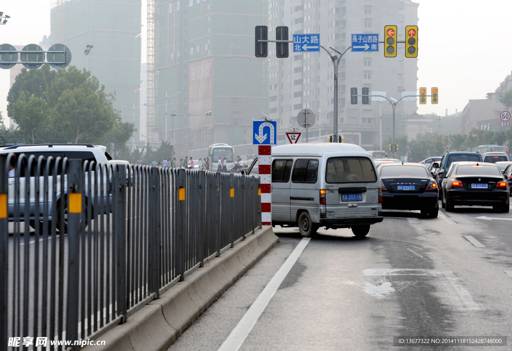 城市道路交通摄影