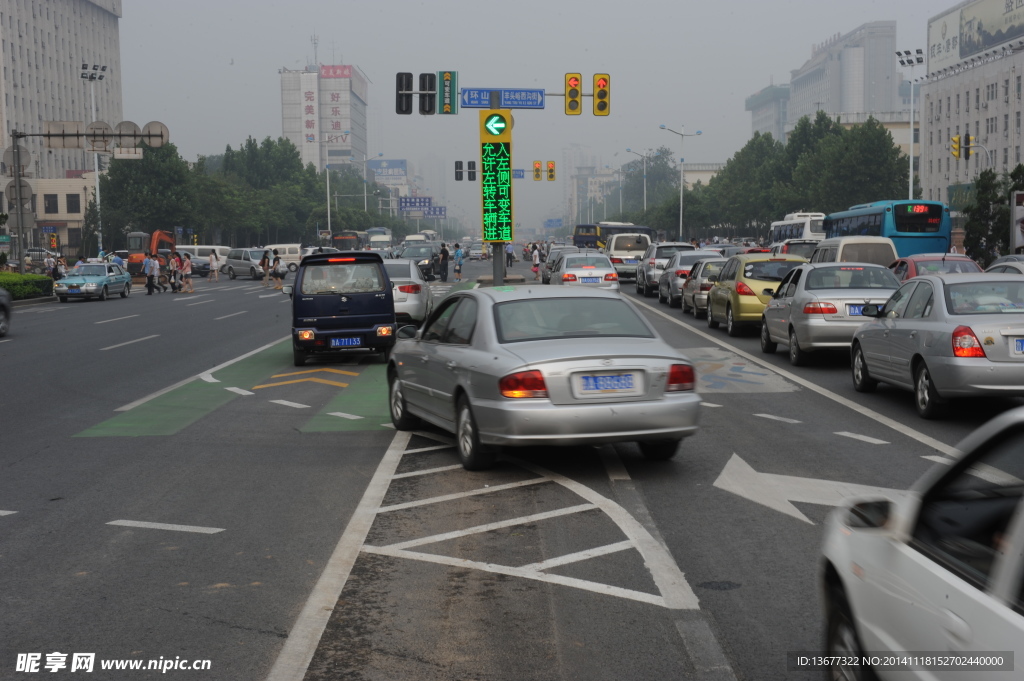 城市道路交通摄影