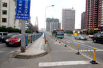 城市道路交通摄影右转
