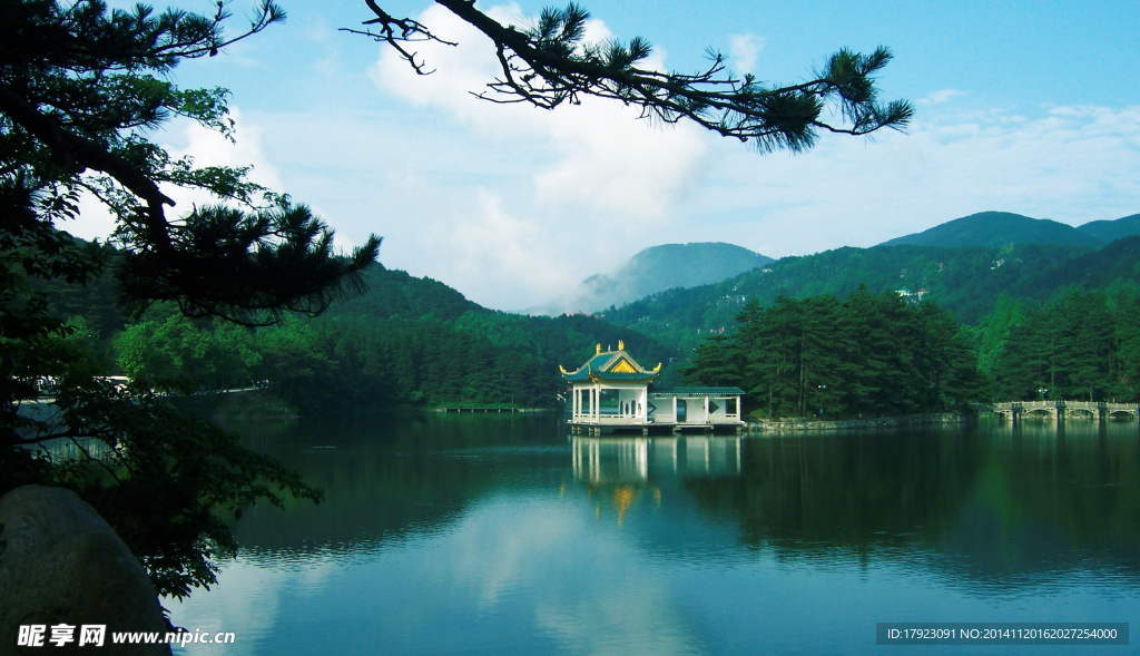 湖光山色