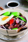 广东腊味煲仔饭