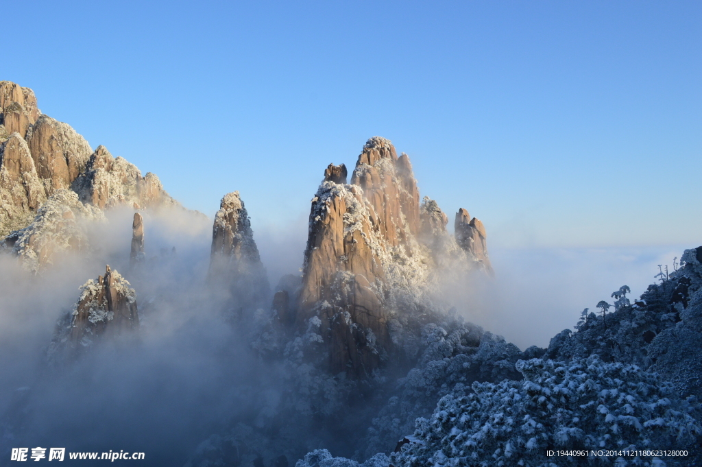 山峰美景