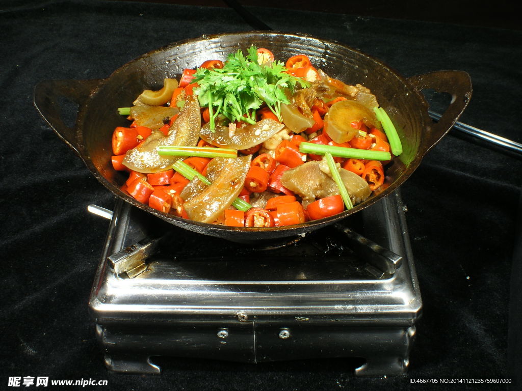 干锅带皮牛肉