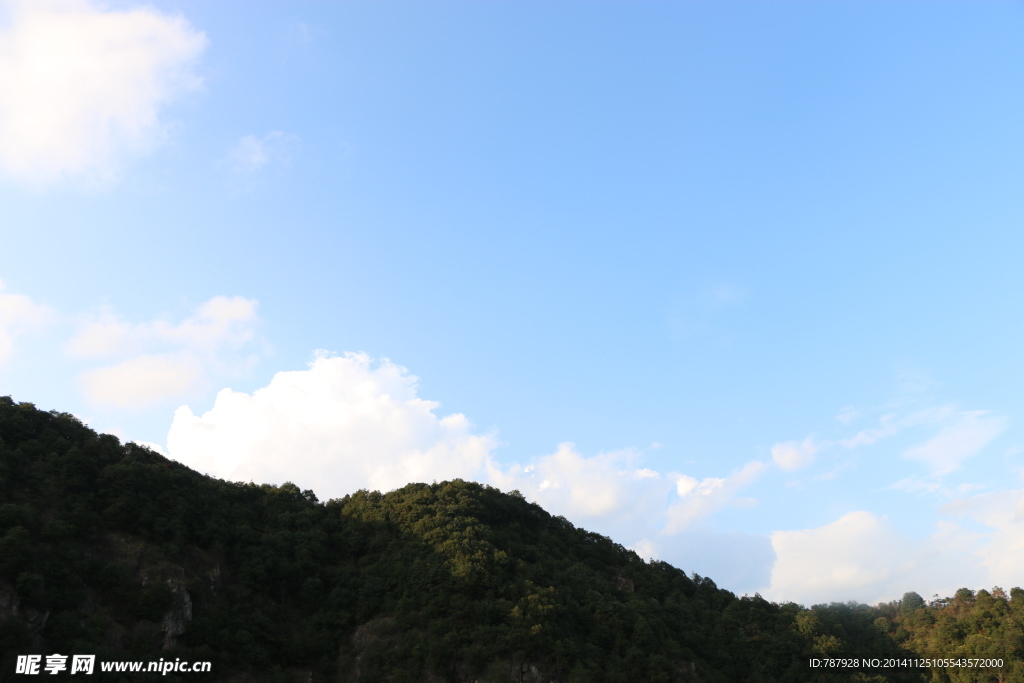 天空 山峰 摄影图