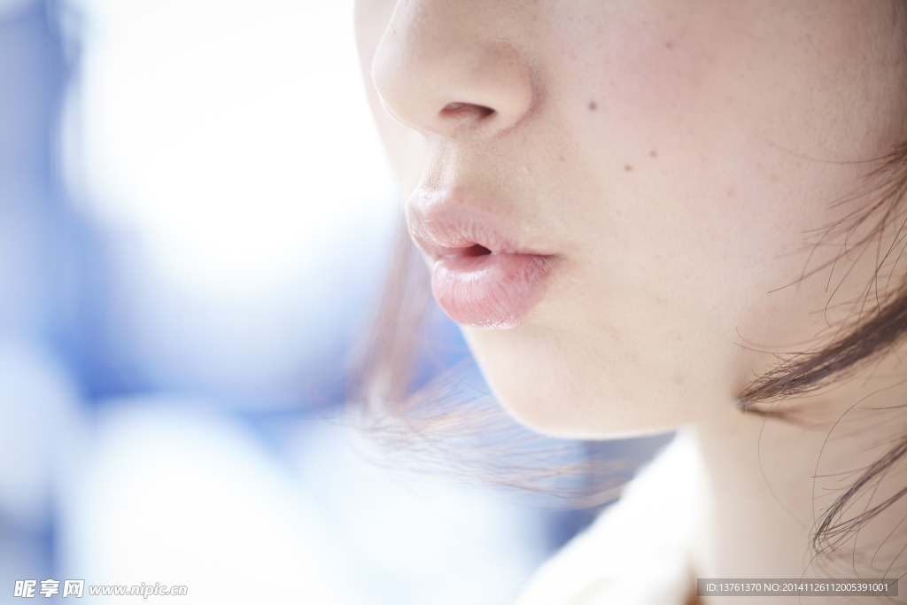 女性的嘴唇