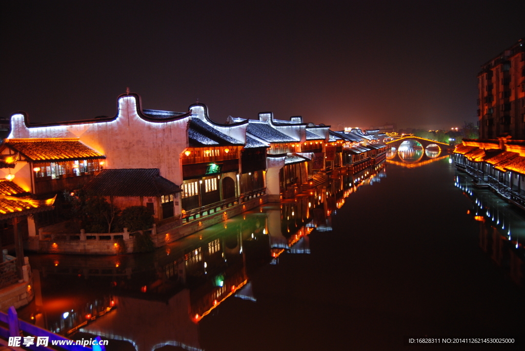 嘉兴月河夜景照片