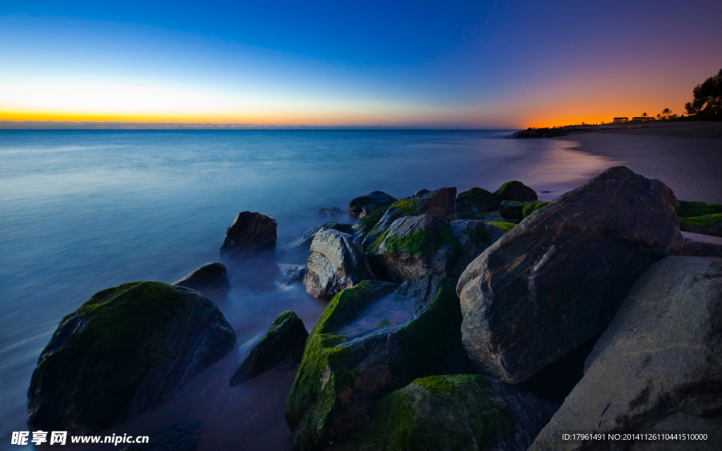 夕阳海边