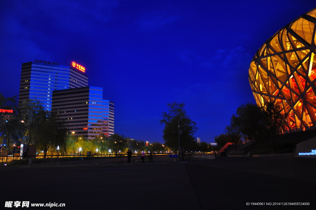 鸟巢夜景