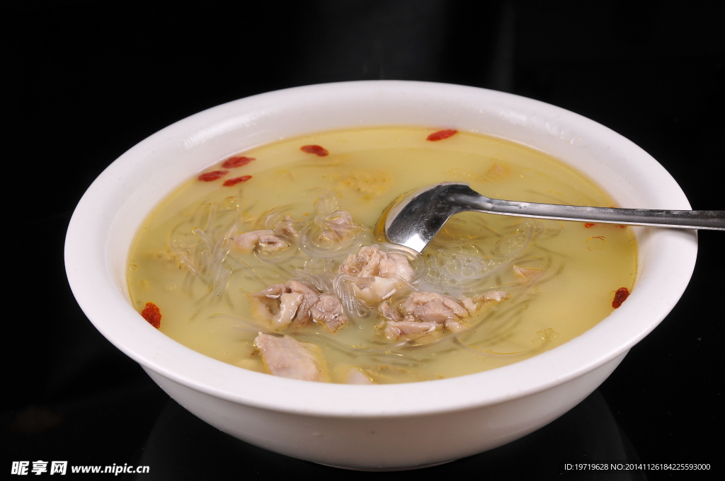 土鸡炖红薯粉