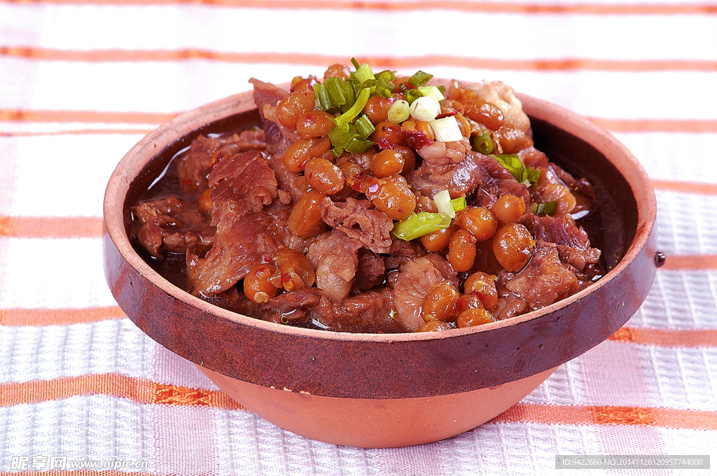 土钵腊八豆蒸牛肉