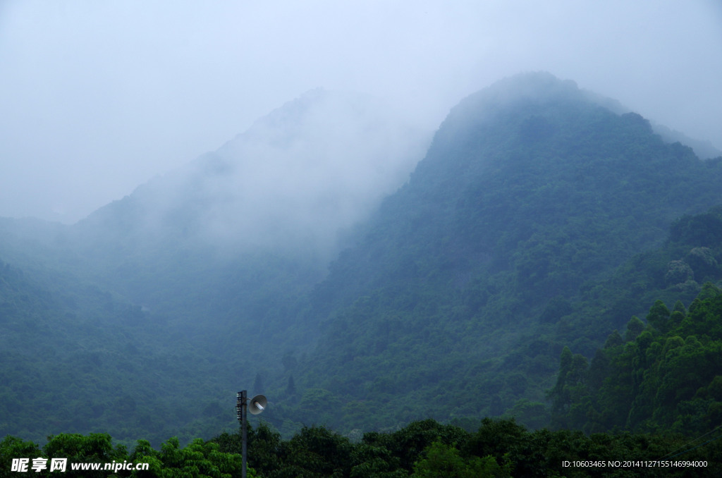 园山烟雨