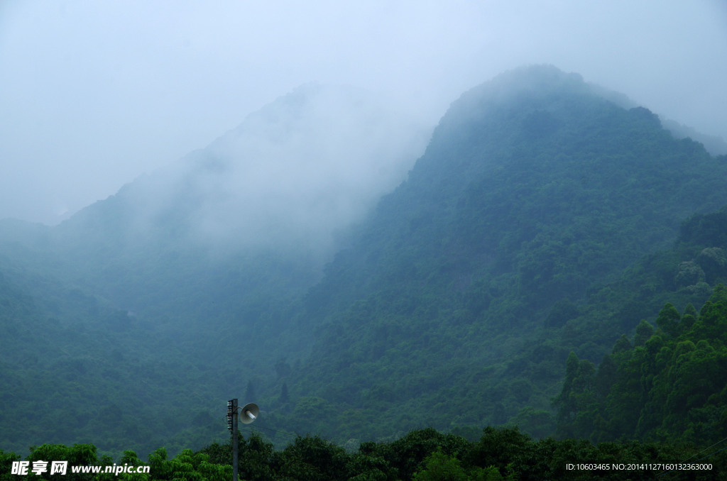 园山烟雨