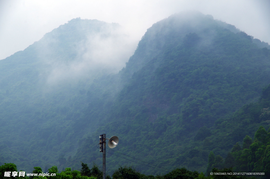 园山烟雨