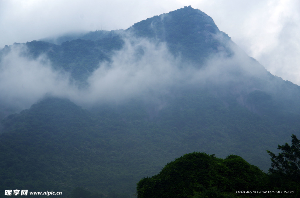 园山烟雨