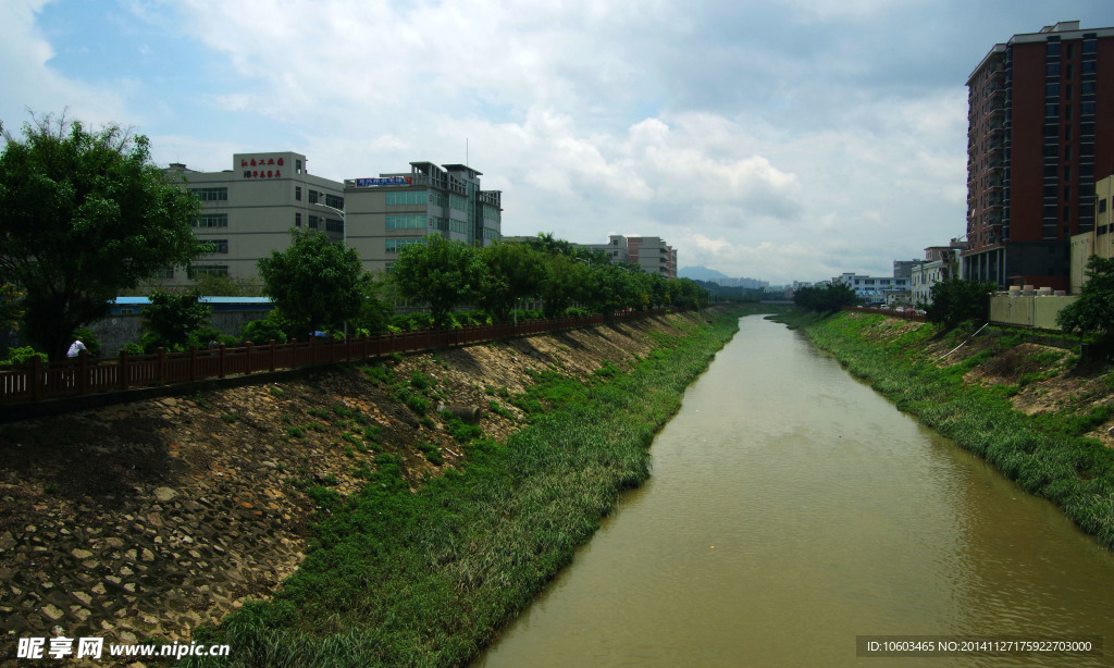城市河流 河流景观