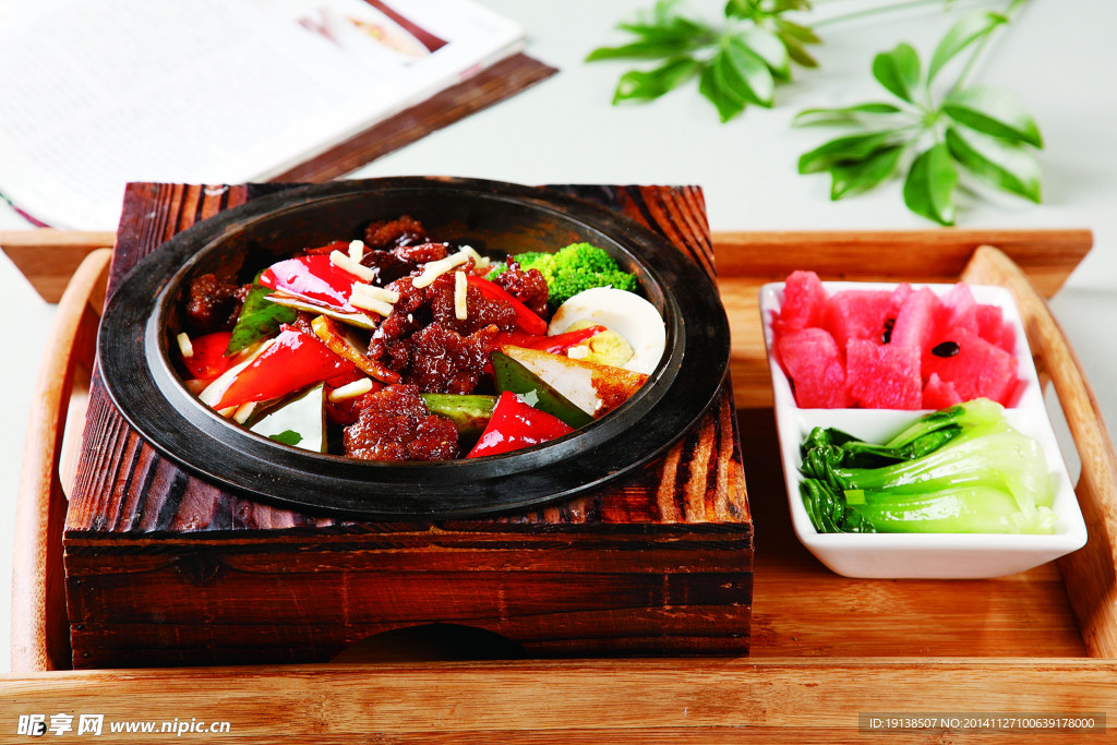 黑椒牛柳椰香锔饭