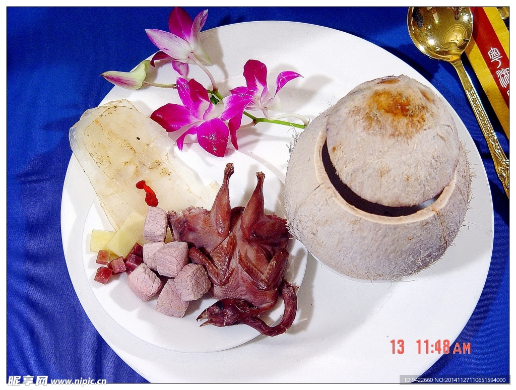 原只椰子炖鹌鹑
