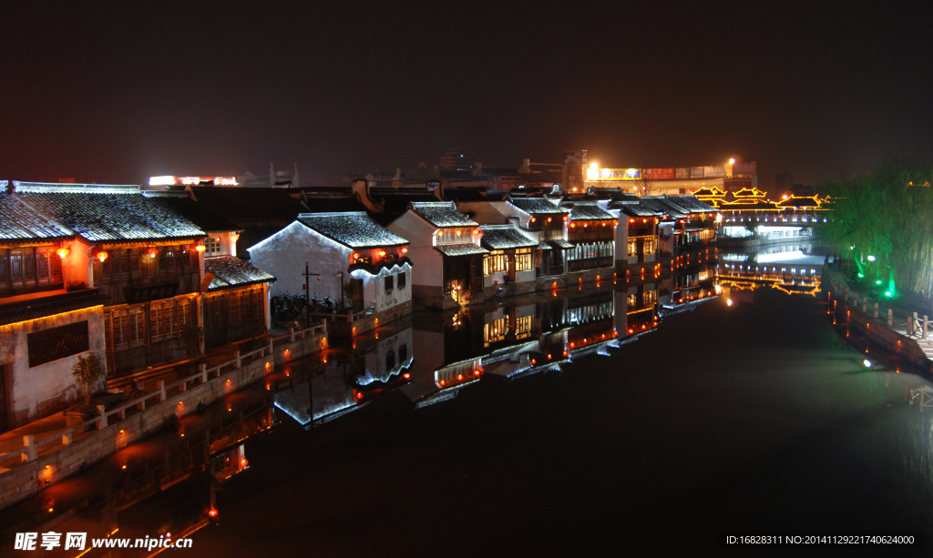 嘉兴月河夜景照片