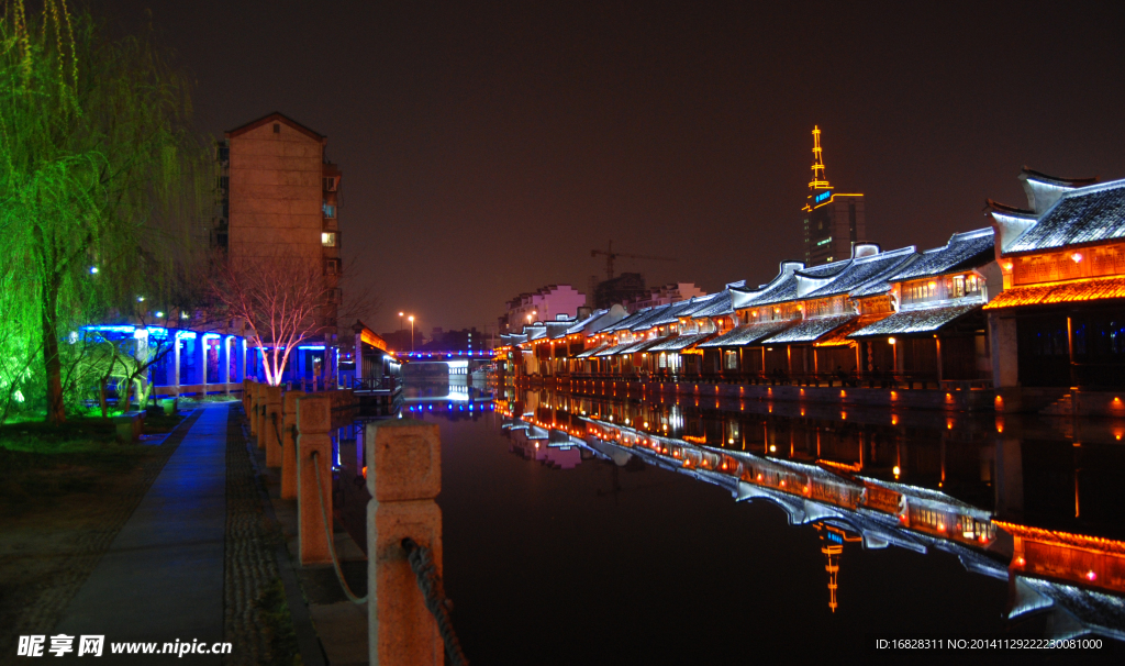 嘉兴月河夜景照片