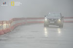 雨中前行
