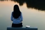 沉思的少女
