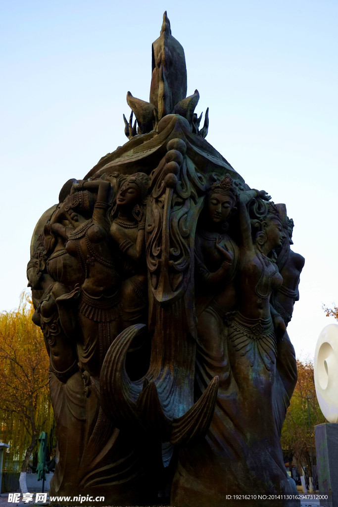 韩美林 雕塑