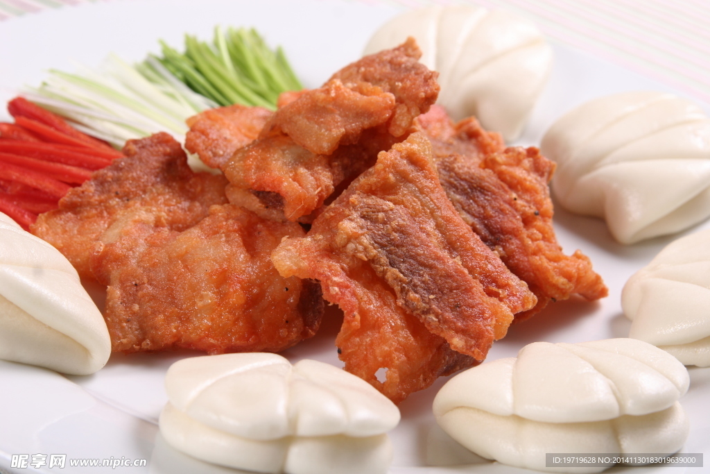 乳香烤肉配荷叶夹