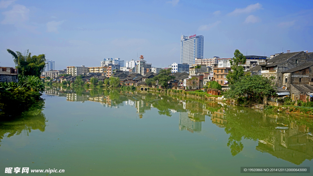 八步大桥右岸