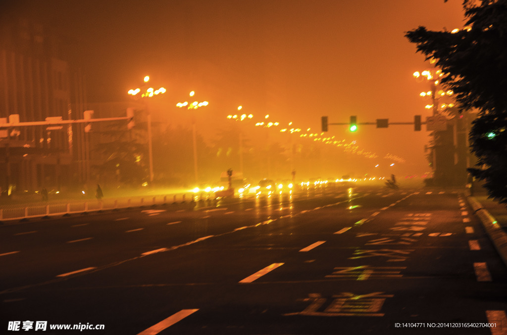 雾霾夜景