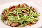 野生蓠蒿炒腊肉