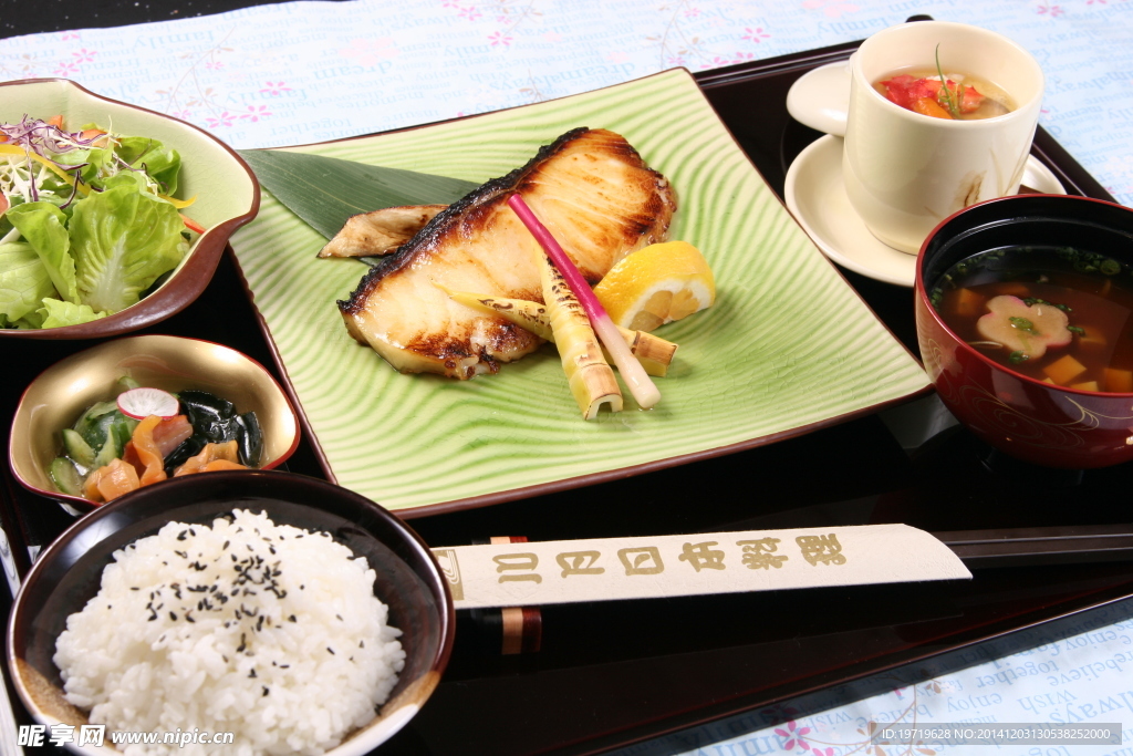 银鳕鱼西京烧定食