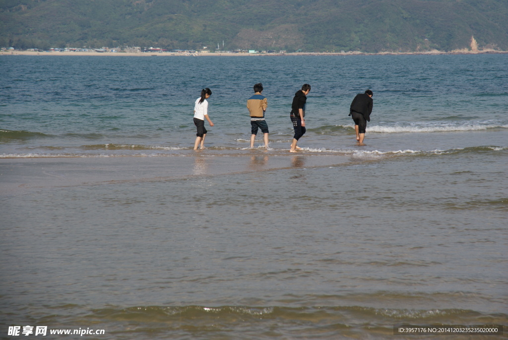 海边玩耍