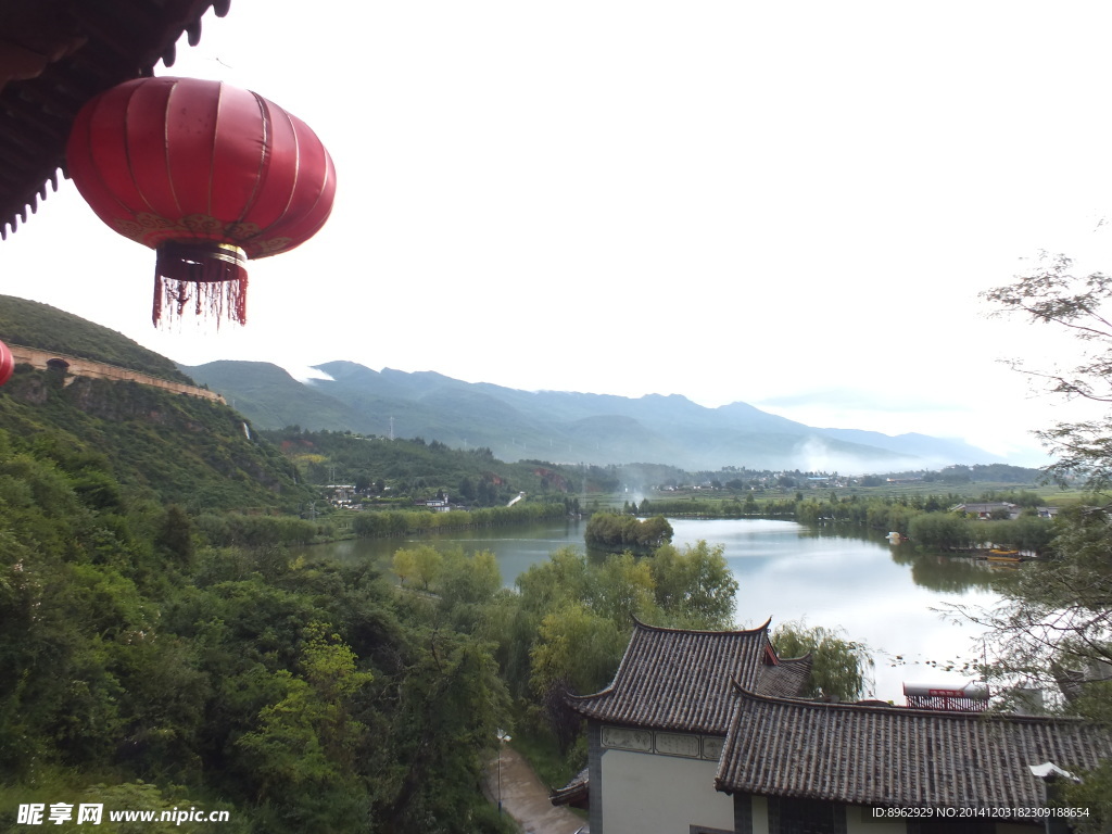 灯笼与山水