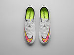 NIKE 足球鞋