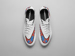 NIKE 足球鞋