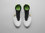 NIKE 足球鞋