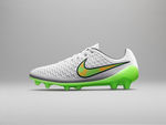 NIKE 足球鞋